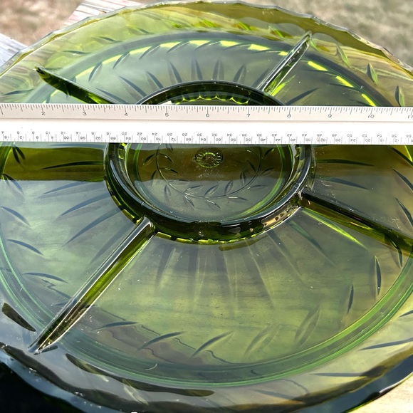 Vintage Indiana Glass Co. Avocado Green Veggie Platter Mid Century - Picture 2 of 8